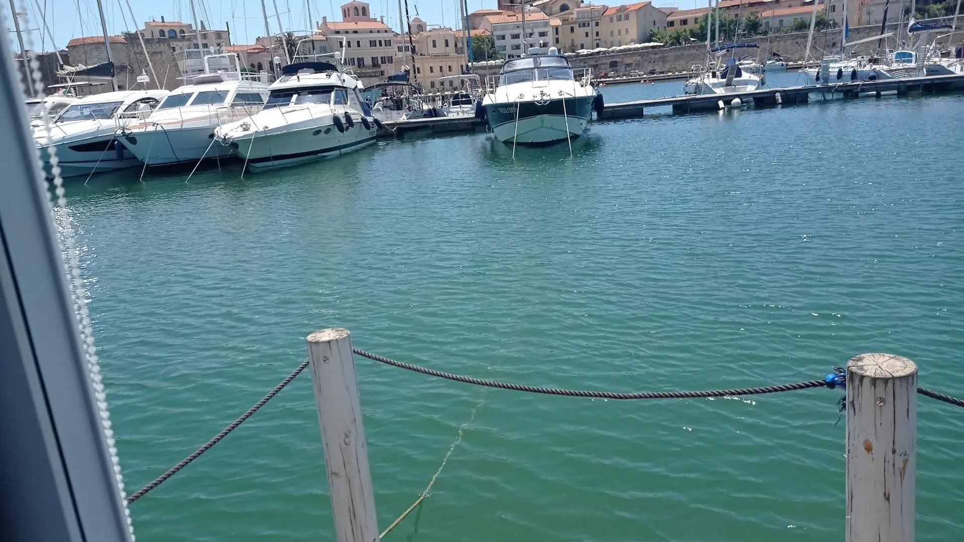 Houseboat Blueseadream Dolphin Casetta Galleggiante Alghero Italie